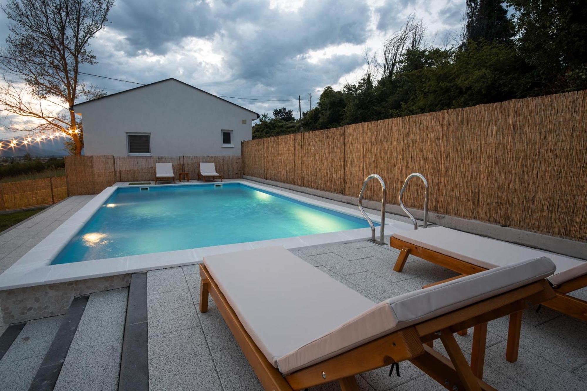 Natura Apartmani Ljubuški Exteriör bild